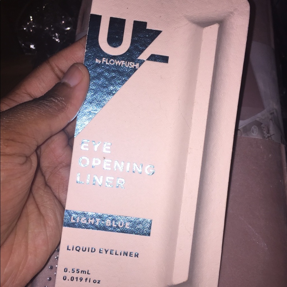Eye opening liner